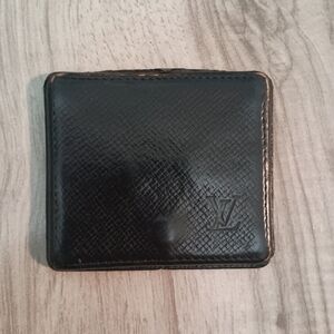 Authentic Louis Vuitton, Black Taiga Leather Coin Purse
